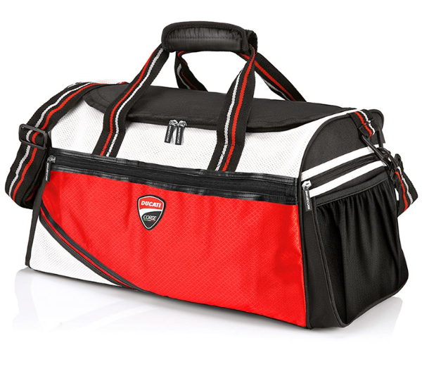 Borsone sportivo Ducati Corse in tessuto tecnico traforato. Dimensioni: 60x25x H28 cm. Con tracolla regolabile e 2 tasche esterne